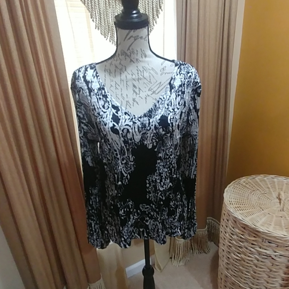 Black & White Top